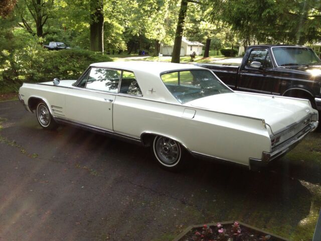 Oldsmobile Starfire 1964 image number 1