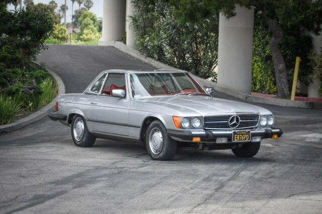 Mercedes-Benz SL-Class 1979 image number 19