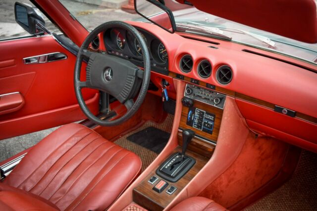 Mercedes-Benz SL-Class 1979 image number 22