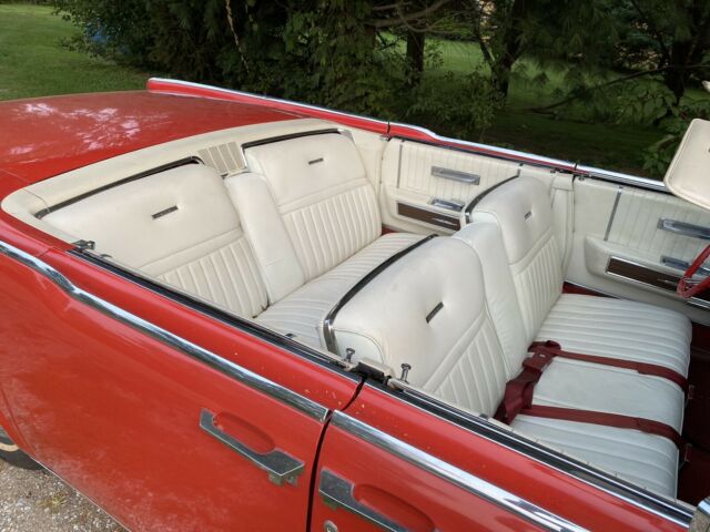 Lincoln Continental 1965 image number 10