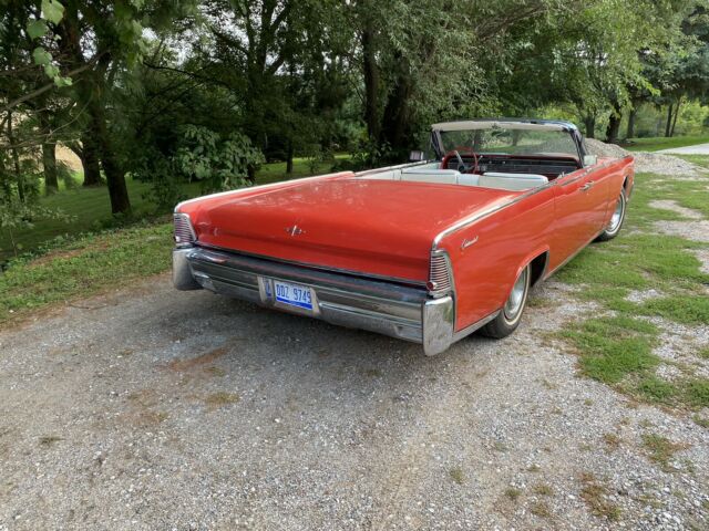 Lincoln Continental 1965 image number 24