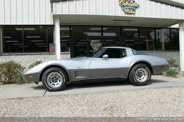 Chevrolet Corvette 1978 image number 2