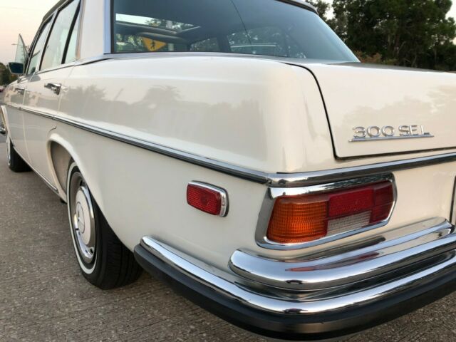 Mercedes-Benz 300-Series 1970 image number 43