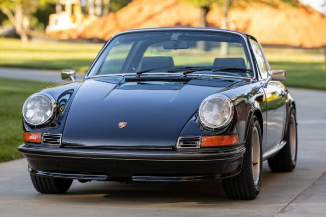 Porsche 911 1972 image number 21