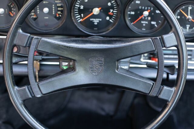 Porsche 911 1972 image number 31