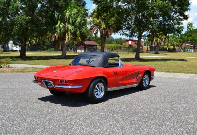 Chevrolet Corvette 1962 image number 10