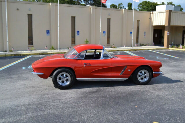 Chevrolet Corvette 1962 image number 16