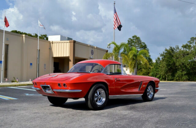 Chevrolet Corvette 1962 image number 17