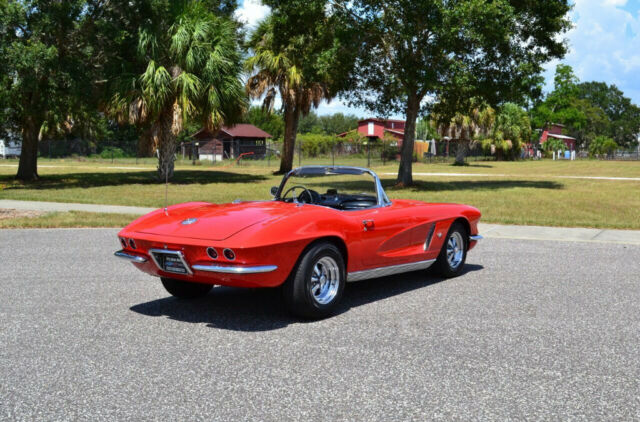 Chevrolet Corvette 1962 image number 30