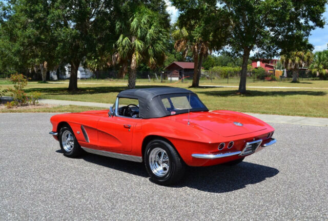 Chevrolet Corvette 1962 image number 32