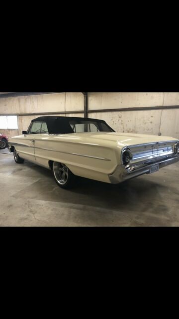 Ford Galaxie 500 1964 image number 23