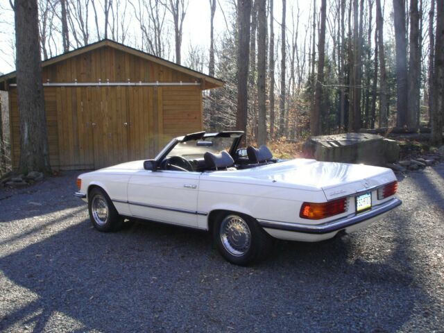 Mercedes-Benz SL-Class 1979 image number 15