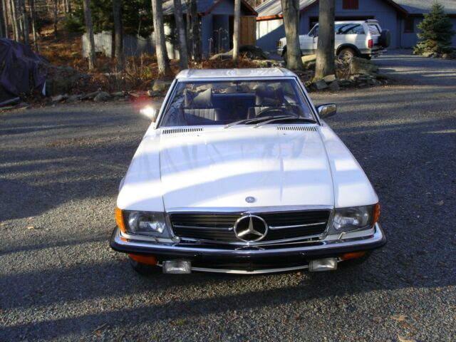 Mercedes-Benz SL-Class 1979 image number 16