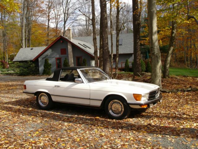 Mercedes-Benz SL-Class 1979 image number 17