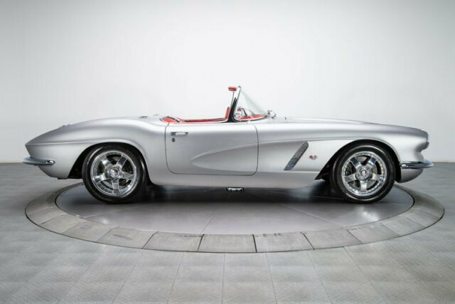 Chevrolet Corvette 1962 image number 19