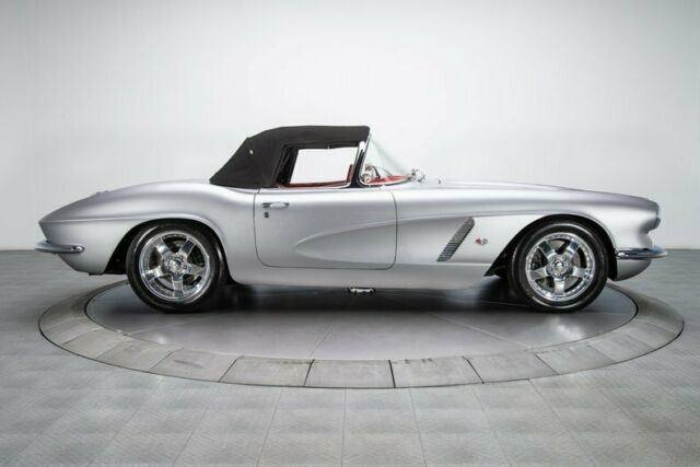 Chevrolet Corvette 1962 image number 20