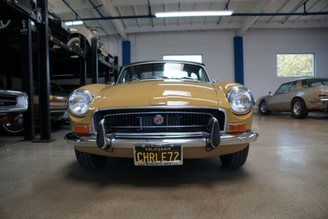 MG MGB Mark III Roadster 1972 image number 33