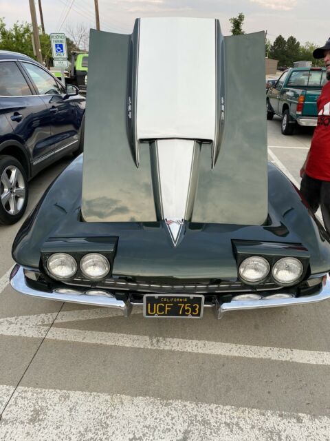 Chevrolet Corvette Stingray 427/435 L71 1967 image number 28