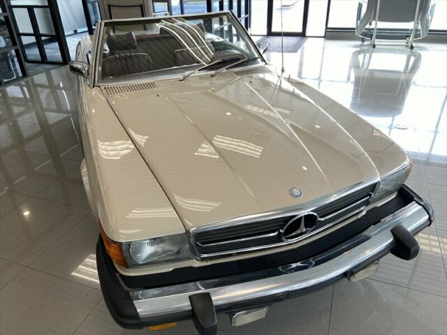 Mercedes-Benz SL-Class 1974 image number 5