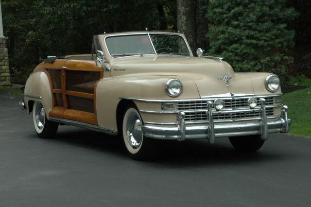 Chrysler Town & Country 1948 image number 0