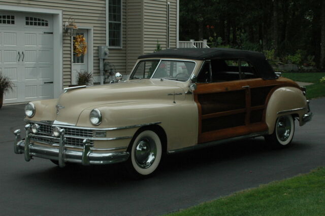 Chrysler Town & Country 1948 image number 1