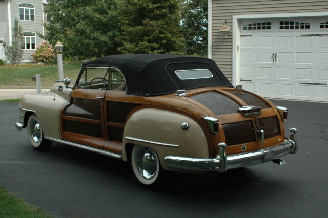 Chrysler Town & Country 1948 image number 2