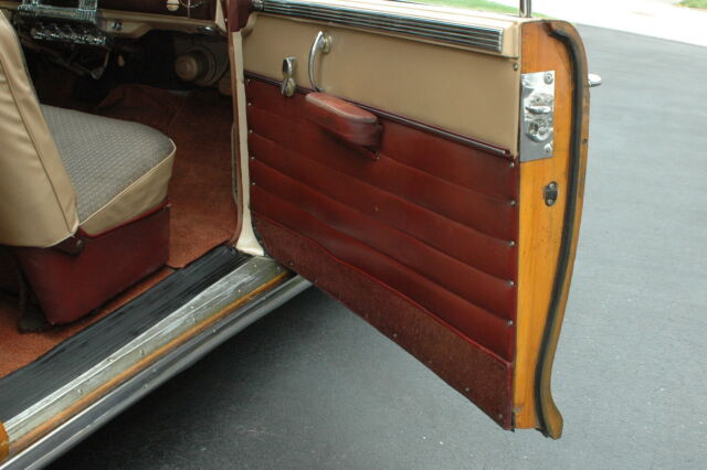 Chrysler Town & Country 1948 image number 36