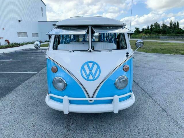 Volkswagen Bus/Vanagon 1970 image number 2