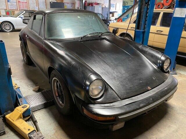 Porsche 911 1975 image number 16