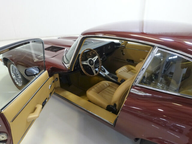 Jaguar E-Type 1973 image number 34