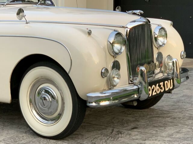 Jaguar Mark IX 1961 image number 2