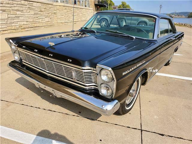 Ford Galaxie 1965 image number 3