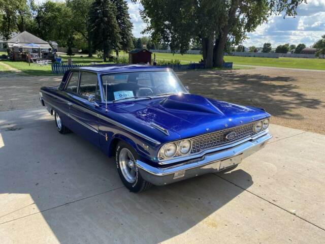 Ford Galaxie 1963 image number 0