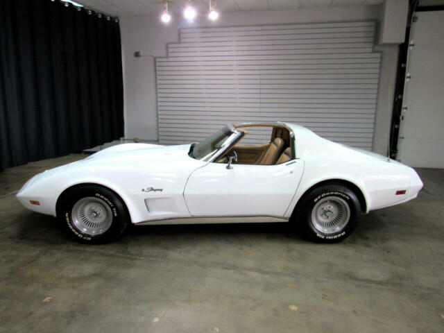 Chevrolet Corvette 1974 image number 18