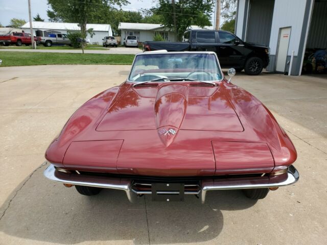 Chevrolet Corvette 1965 image number 33