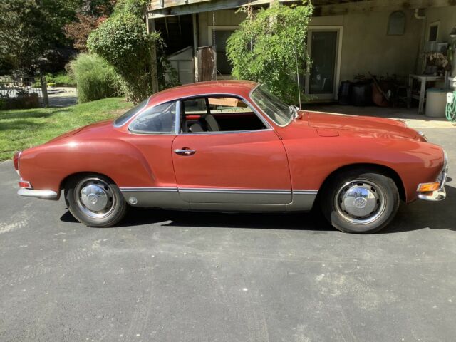 Volkswagen Karmann Ghia 1971 image number 2