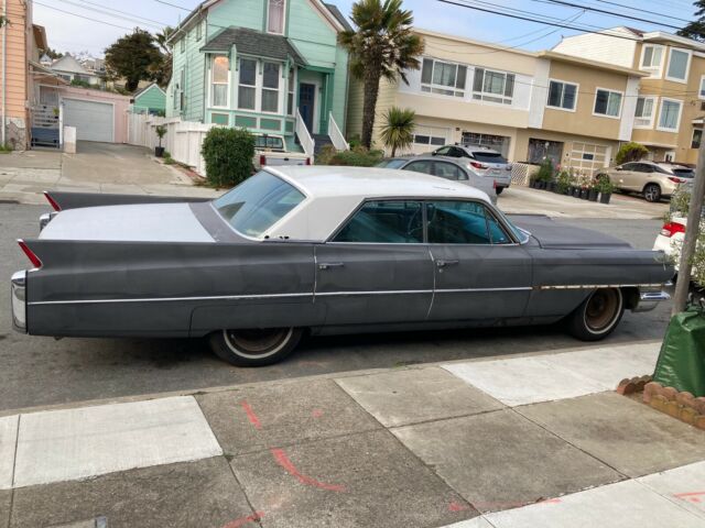 Cadillac DeVille Sedan 1963 image number 1