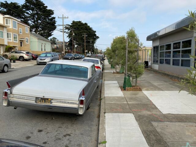 Cadillac DeVille Sedan 1963 image number 27