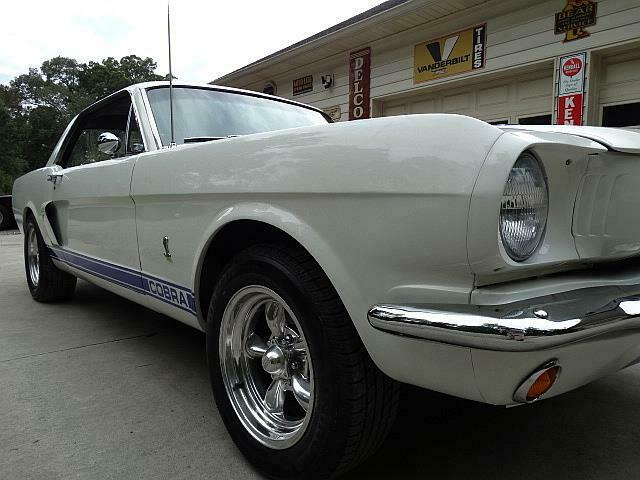 Ford Mustang 1965 image number 20