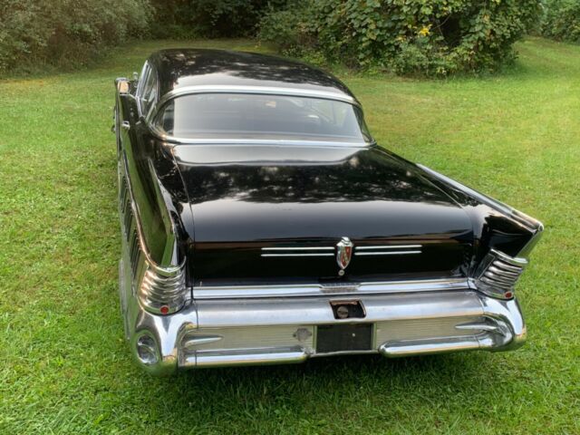 Buick Riviera 1958 image number 5