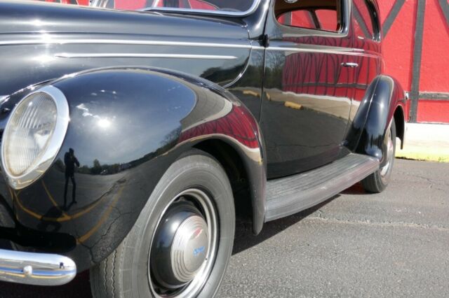 Ford Tudor Sedan 1939 image number 38