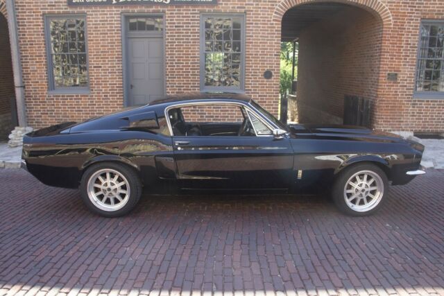 Ford Mustang 1967 image number 2