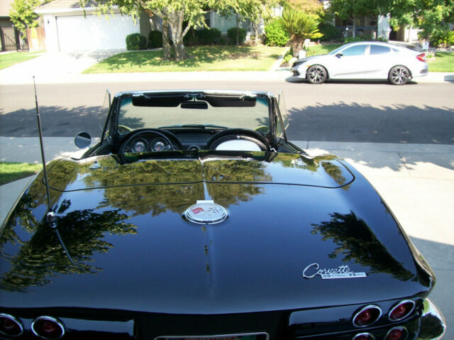 Chevrolet Corvette 1963 image number 28