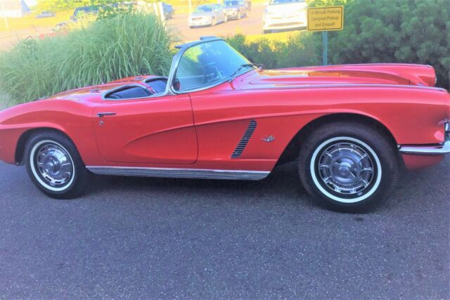 Chevrolet Corvette 1962 image number 13