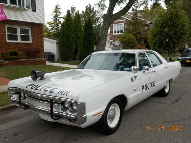 Plymouth Fury 1971 image number 27