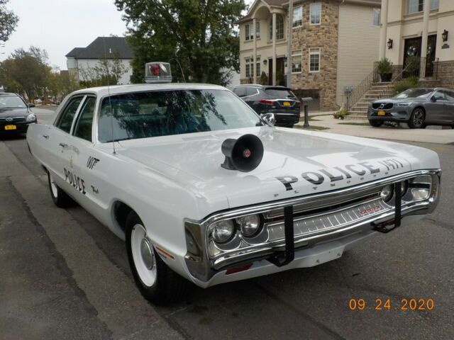 Plymouth Fury 1971 image number 28