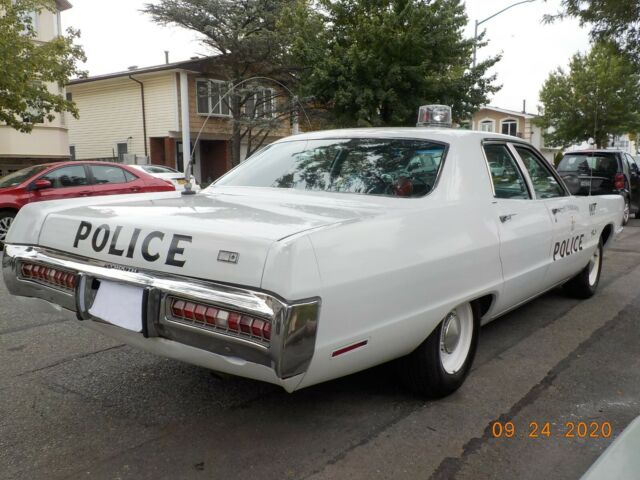 Plymouth Fury 1971 image number 29