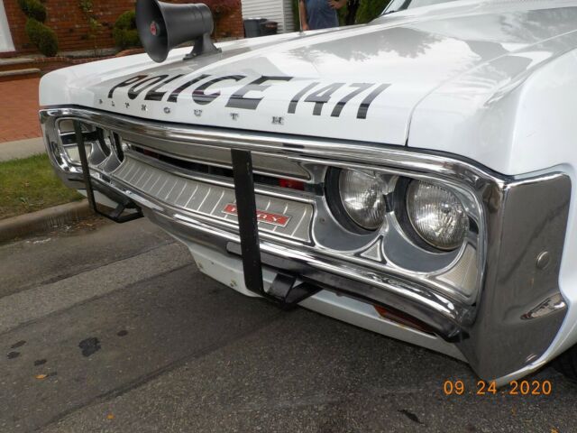 Plymouth Fury 1971 image number 32