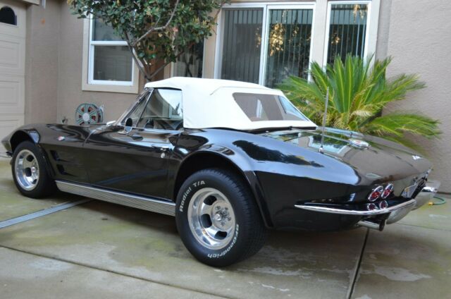 Chevrolet Corvette 1963 image number 12