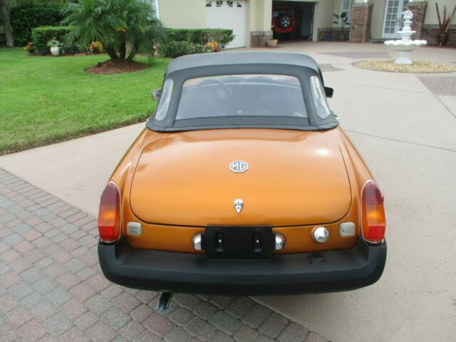 MG MGB 1979 image number 15